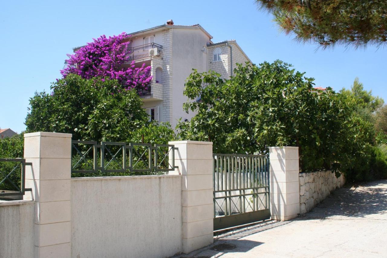 Apartments By The Sea Rastici, Ciovo - 2104 Трогир Екстериор снимка