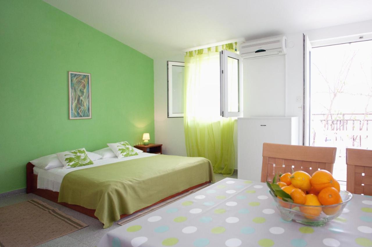 Apartments By The Sea Rastici, Ciovo - 2104 Трогир Екстериор снимка