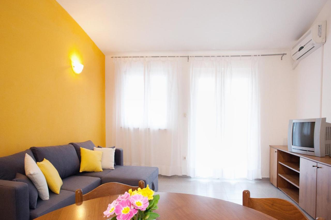 Apartments By The Sea Rastici, Ciovo - 2104 Трогир Екстериор снимка