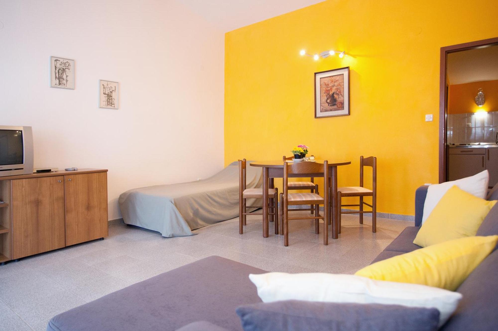 Apartments By The Sea Rastici, Ciovo - 2104 Трогир Стая снимка