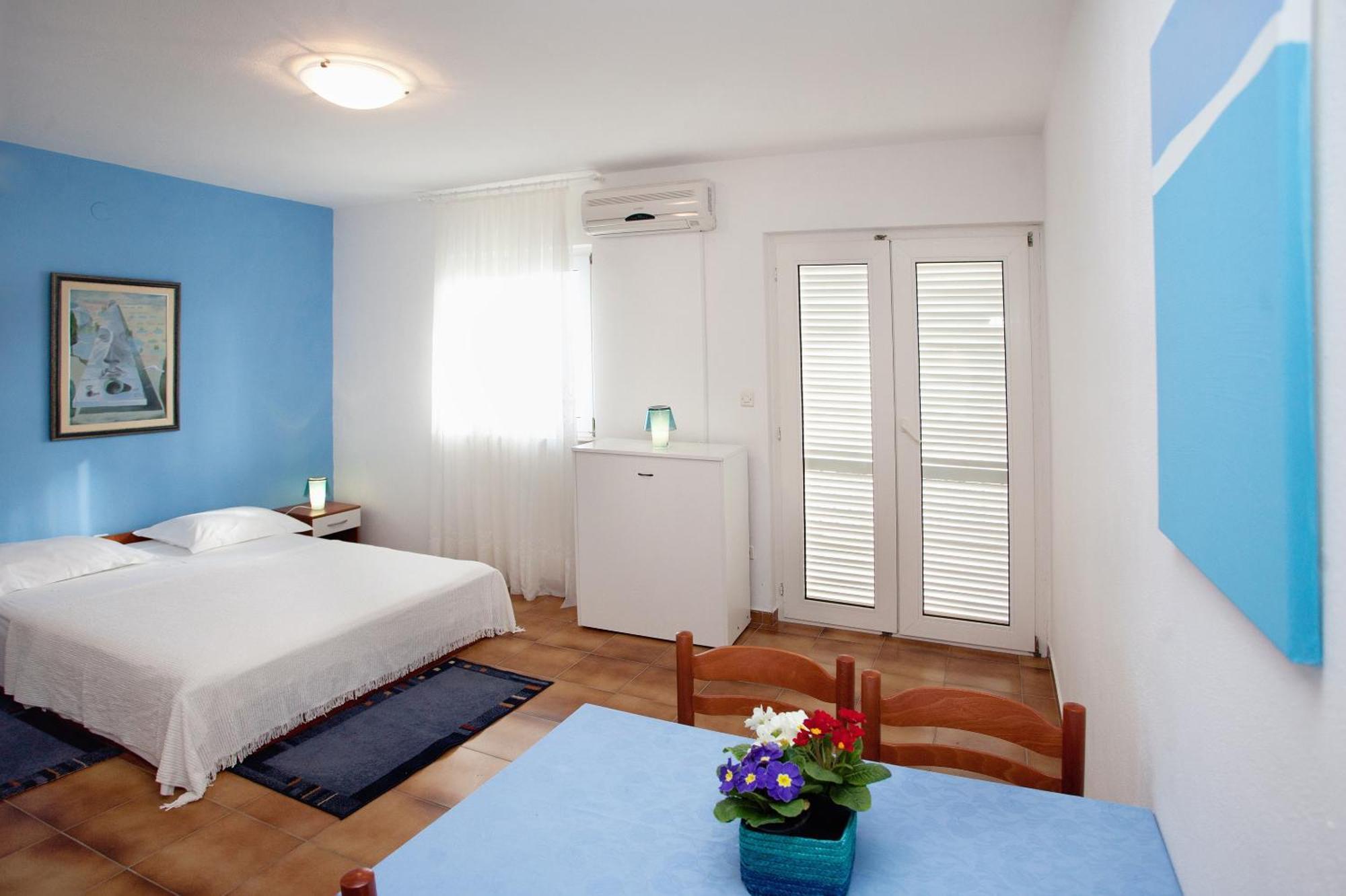 Apartments By The Sea Rastici, Ciovo - 2104 Трогир Стая снимка